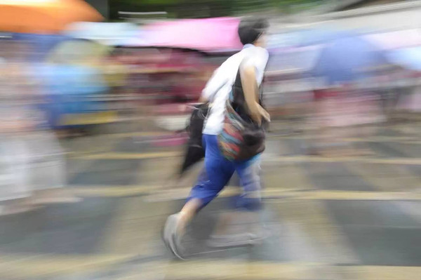 廣州暴雨突襲，高考繼續(xù)_除濕機廠家